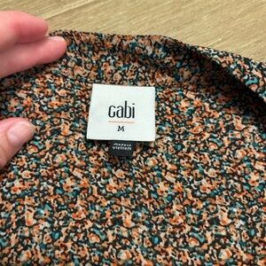 Cabi  size medium sleeveless printed blouse